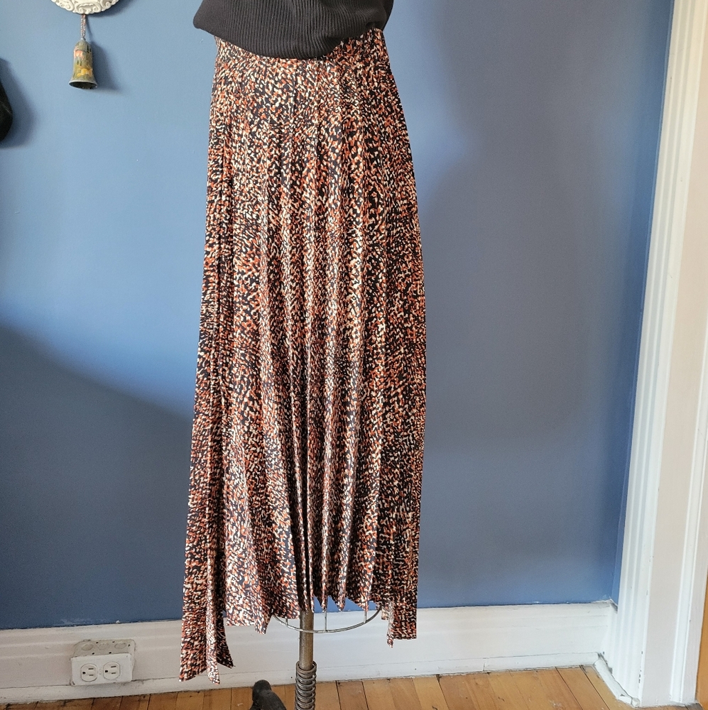 Tophop Asynetrical Midi Skirt - Picture 3 of 11